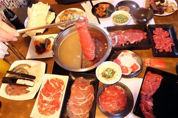 京宴屋涮涮鍋：板橋 京宴屋溫體牛吃到飽 嫩肩腱子雪花牛溫體牛火鍋 文末免收一成優惠吃到飽~