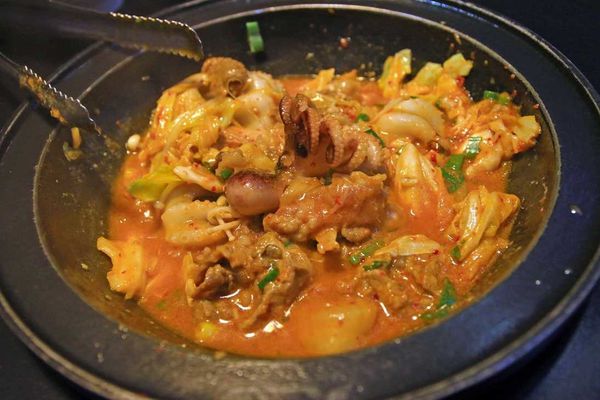 【新莊餐廳】劉震川日韓大食館-超大份量的韓日火鍋一次通吃