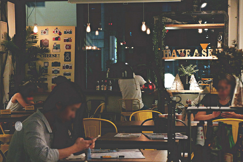 找地方坐/ Kate's FZ 找地方坐/ Kate's FZ