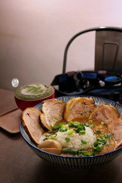 找地方坐/ Kate's FZ 找地方坐/ Kate's FZ