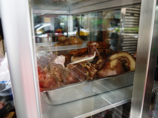 南京水餃鍋貼專賣店：[台中西區]南京水餃鍋貼專賣，鍋貼真的很不賴~可以去認識看看。