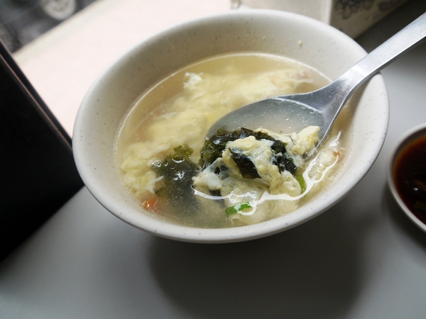 南京水餃鍋貼專賣店：[台中西區]南京水餃鍋貼專賣，鍋貼真的很不賴~可以去認識看看。