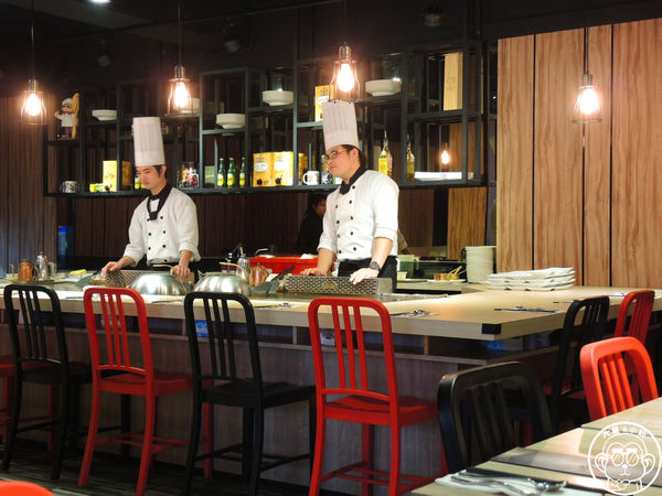 岩谷:呷飽祙【台北大安・岩谷新鐵板燒料理】多種組合可選擇的平價鐵板燒 岩谷:呷飽祙【台北大安・岩谷新鐵板燒料理】多種組合可選擇的平價鐵板燒