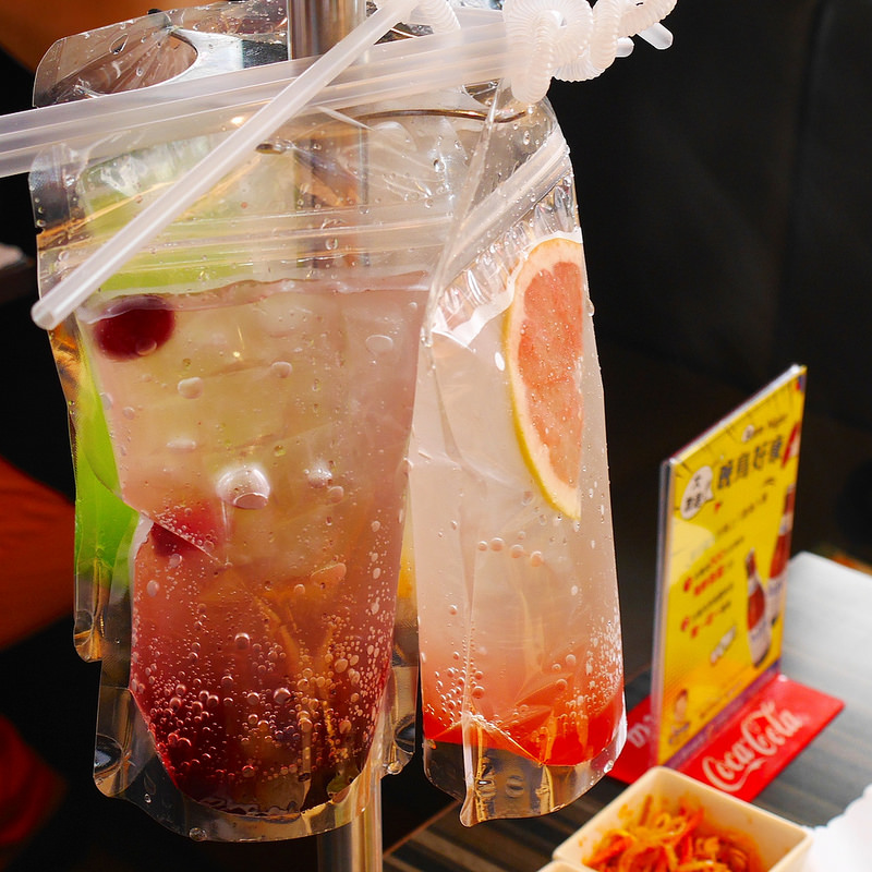 【台北車站美食】《K棒韓式料理》韓國時尚潮流餐飲～聚餐部隊鍋x烤豬五花x起司料理x哈密瓜冰x啤酒冰沙x點滴飲料x彩虹刨冰|這麼殺底片的餐點哪裡有?!（四人套餐可省一千!!!）