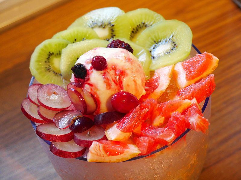 【台北車站美食】《K棒韓式料理》韓國時尚潮流餐飲～聚餐部隊鍋x烤豬五花x起司料理x哈密瓜冰x啤酒冰沙x點滴飲料x彩虹刨冰|這麼殺底片的餐點哪裡有?!（四人套餐可省一千!!!）