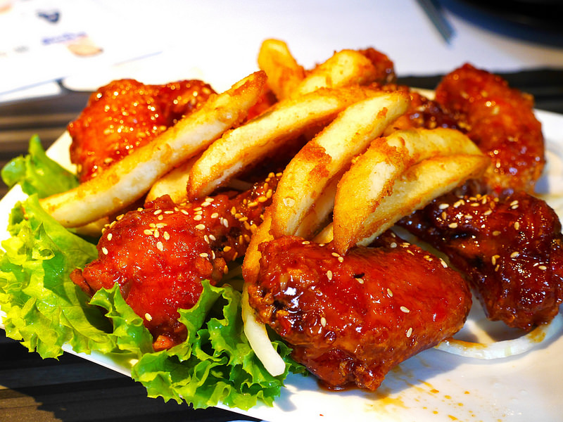 【台北車站美食】《K棒韓式料理》韓國時尚潮流餐飲～聚餐部隊鍋x烤豬五花x起司料理x哈密瓜冰x啤酒冰沙x點滴飲料x彩虹刨冰|這麼殺底片的餐點哪裡有?!（四人套餐可省一千!!!）