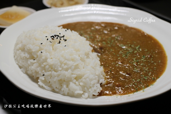 Sigrid Coffee：中山咖啡『Sigrid Coffee珈琲』高顏值店長/冰滴咖啡/約會餐廳/ 捷運松江南京站