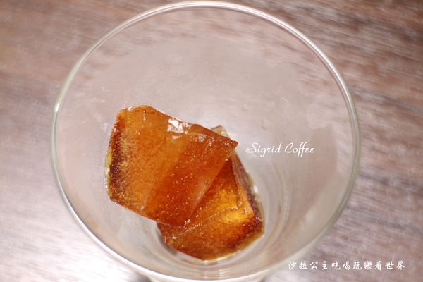 Sigrid Coffee：中山咖啡『Sigrid Coffee珈琲』高顏值店長/冰滴咖啡/約會餐廳/ 捷運松江南京站