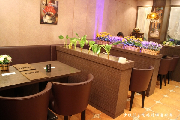 Sigrid Coffee：中山咖啡『Sigrid Coffee珈琲』高顏值店長/冰滴咖啡/約會餐廳/ 捷運松江南京站