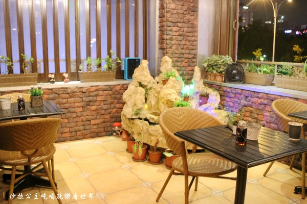 Sigrid Coffee：中山咖啡『Sigrid Coffee珈琲』高顏值店長/冰滴咖啡/約會餐廳/ 捷運松江南京站