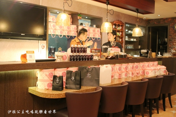 Sigrid Coffee：中山咖啡『Sigrid Coffee珈琲』高顏值店長/冰滴咖啡/約會餐廳/ 捷運松江南京站