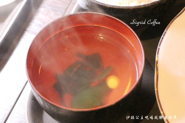 Sigrid Coffee：中山咖啡『Sigrid Coffee珈琲』高顏值店長/冰滴咖啡/約會餐廳/ 捷運松江南京站