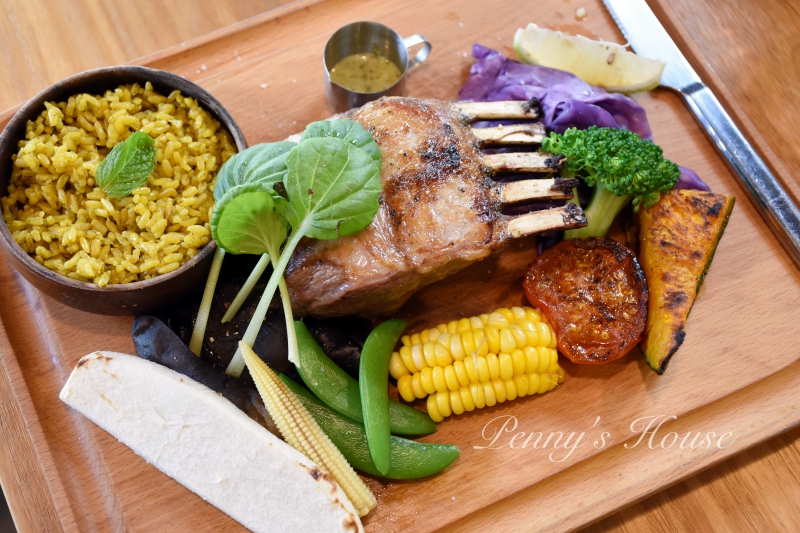 新竹美食推薦：公道五路的繽紛飲食 - 腰果花砧板原食料理超好吃羊排和蔬菜  (二訪紀錄) 健康飲食/低溫烹調