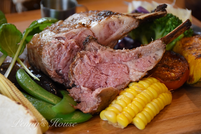 新竹美食推薦：公道五路的繽紛飲食 - 腰果花砧板原食料理超好吃羊排和蔬菜  (二訪紀錄) 健康飲食/低溫烹調