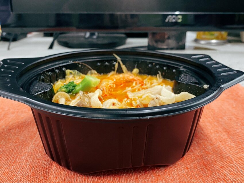 【超商聯名】”全家超商”與”MAMAK檔”星馬料理,聯名推出「叻沙海陸鍋」微波4分鐘即可享用熱呼呼香辣南洋美食