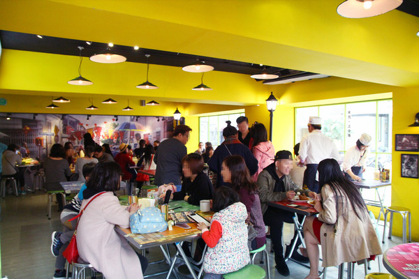 Mamak檔 星馬料理：【台北市大安區。異國料理】Mamak檔 星馬料理  讓你在情人節一秒飛星馬 情人節雙人套餐999 忠孝敦化捷運站 期限106/2/11-106/2/19