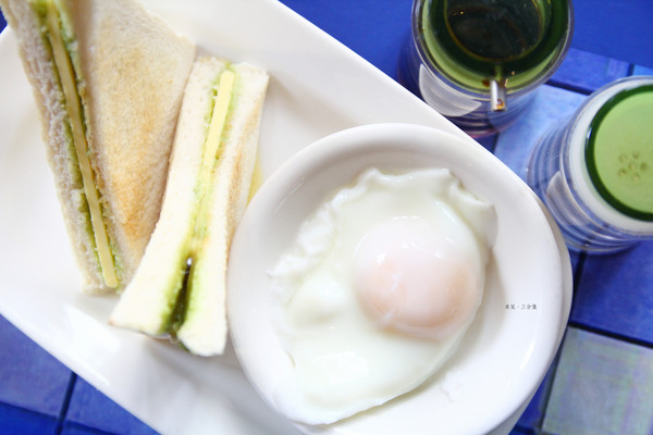 Mamak檔 星馬料理：【台北市大安區。異國料理】Mamak檔 星馬料理  讓你在情人節一秒飛星馬 情人節雙人套餐999 忠孝敦化捷運站 期限106/2/11-106/2/19