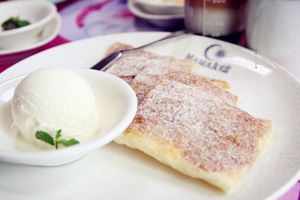 Mamak檔 星馬料理：【台北市大安區。異國料理】Mamak檔 星馬料理  讓你在情人節一秒飛星馬 情人節雙人套餐999 忠孝敦化捷運站 期限106/2/11-106/2/19