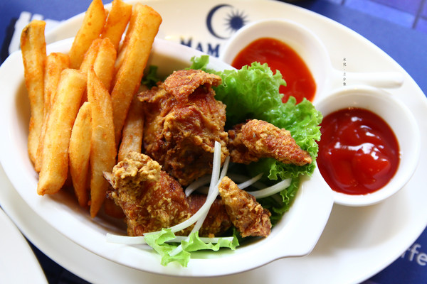 Mamak檔 星馬料理：【台北市大安區。異國料理】Mamak檔 星馬料理  讓你在情人節一秒飛星馬 情人節雙人套餐999 忠孝敦化捷運站 期限106/2/11-106/2/19