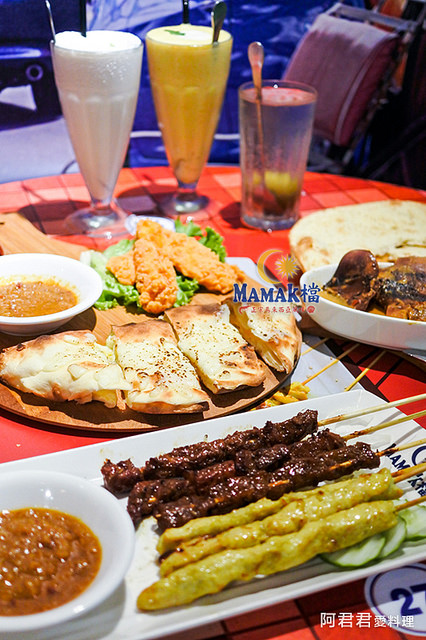 Mamak檔 星馬料理：秋蟹來了！Mamak檔星馬料理。香辣咖哩海鮮叻沙新滋味讓人食指大動~餐後來點巧克力香蕉煎餅好幸福