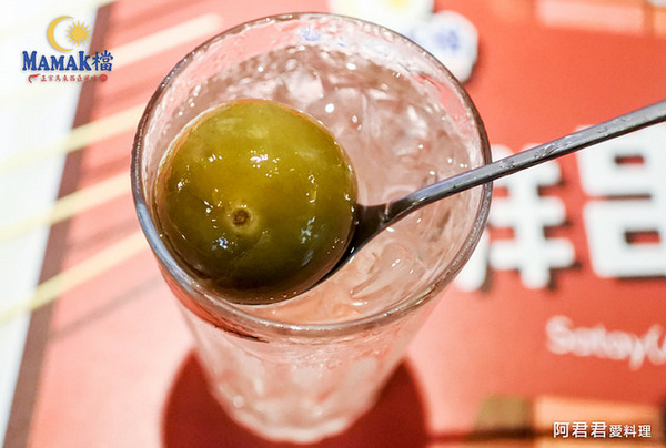 Mamak檔 星馬料理：秋蟹來了！Mamak檔星馬料理。香辣咖哩海鮮叻沙新滋味讓人食指大動~餐後來點巧克力香蕉煎餅好幸福