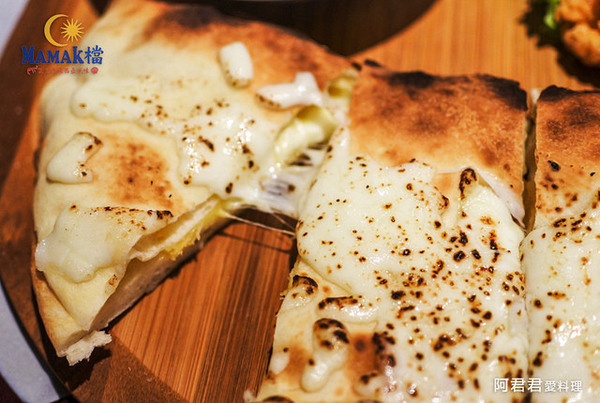 Mamak檔 星馬料理：秋蟹來了！Mamak檔星馬料理。香辣咖哩海鮮叻沙新滋味讓人食指大動~餐後來點巧克力香蕉煎餅好幸福