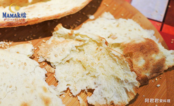 Mamak檔 星馬料理：秋蟹來了！Mamak檔星馬料理。香辣咖哩海鮮叻沙新滋味讓人食指大動~餐後來點巧克力香蕉煎餅好幸福