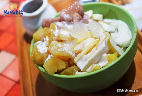 Mamak檔 星馬料理：秋蟹來了！Mamak檔星馬料理。香辣咖哩海鮮叻沙新滋味讓人食指大動~餐後來點巧克力香蕉煎餅好幸福