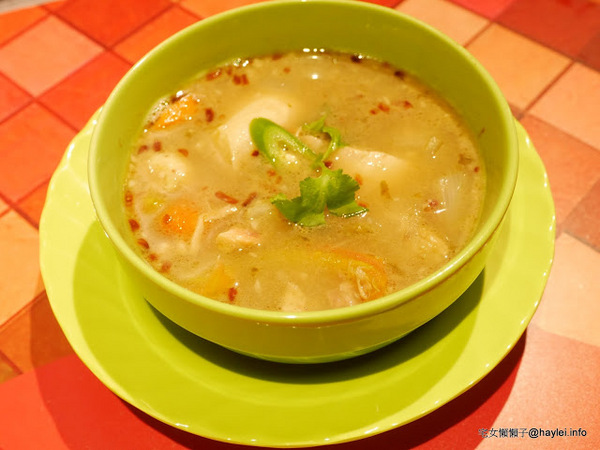 Mamak檔 星馬料理:二訪令人難以忘懷的Mamak檔星馬料理二訪 舊愛仍美(加央吐司、炒粿條)、新寵上心頭(婚宴飯、香料雞肉湯)!