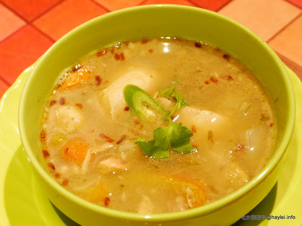 Mamak檔 星馬料理:二訪令人難以忘懷的Mamak檔星馬料理二訪 舊愛仍美(加央吐司、炒粿條)、新寵上心頭(婚宴飯、香料雞肉湯)!