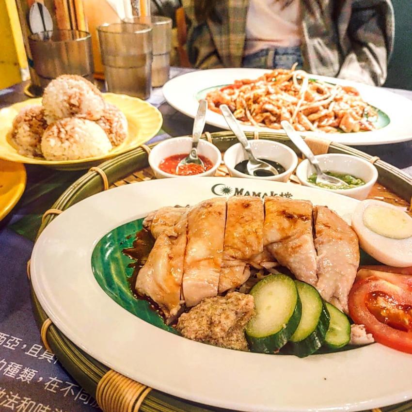 Taipei, Taiwan Mamak檔 星馬料理/ 主餐最推：檳城鴨蛋炒粿條；副餐最推：馬來加央烤麵包加牛油；飲料最推：印度拉茶👌🏻