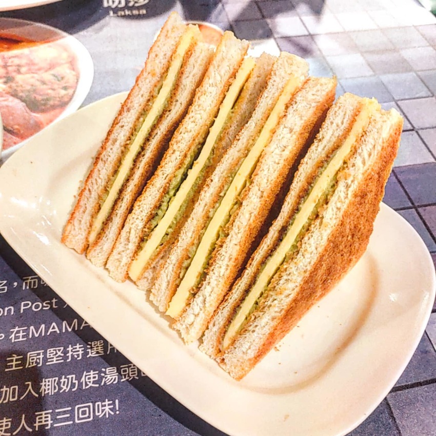 Taipei, Taiwan Mamak檔 星馬料理/ 主餐最推：檳城鴨蛋炒粿條；副餐最推：馬來加央烤麵包加牛油；飲料最推：印度拉茶👌🏻