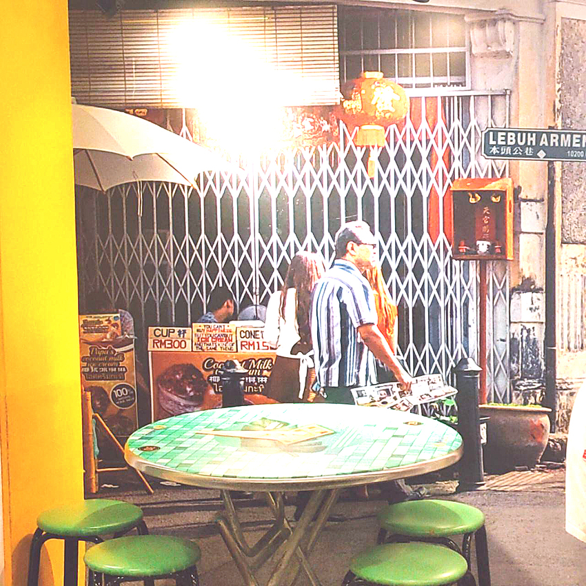 Taipei, Taiwan Mamak檔 星馬料理/ 主餐最推：檳城鴨蛋炒粿條；副餐最推：馬來加央烤麵包加牛油；飲料最推：印度拉茶👌🏻