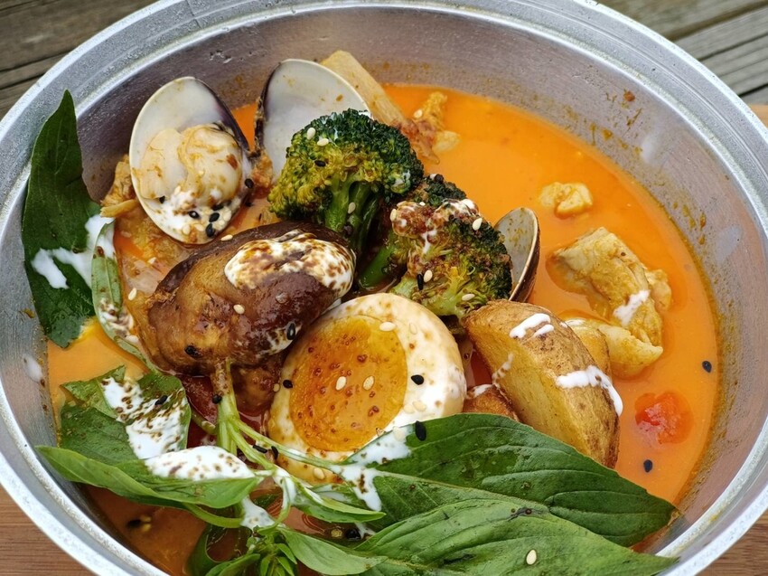 【新北.三芝】北海岸景觀餐廳推薦。公雞咖啡。食物好吃+淺水灣海景第一排+超級寵物友善