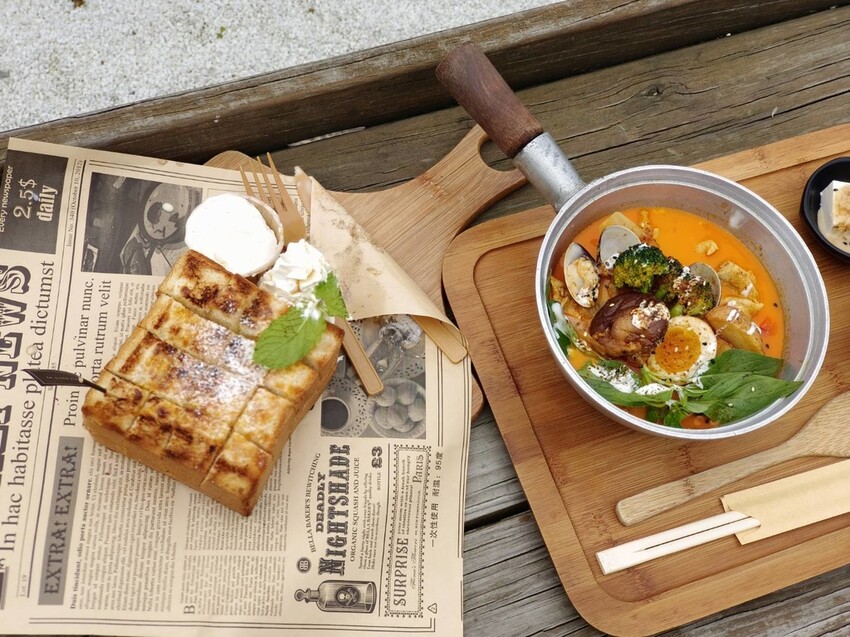 【新北.三芝】北海岸景觀餐廳推薦。公雞咖啡。食物好吃+淺水灣海景第一排+超級寵物友善