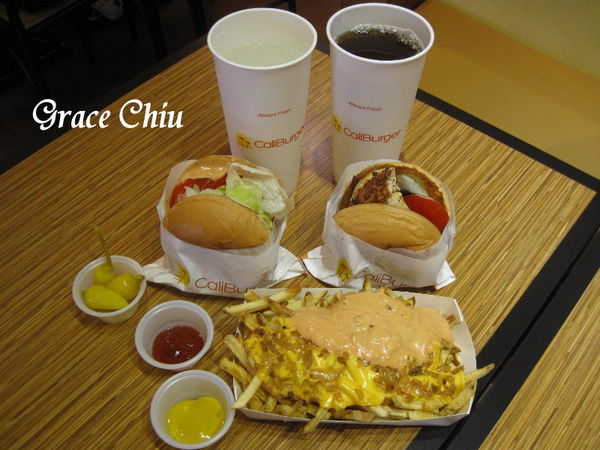 CaliBurger Caliburger 捷運西門站 西門町漢堡 梁靜茹 CaliBurger Caliburger 捷運西門站 西門町漢堡 梁靜茹