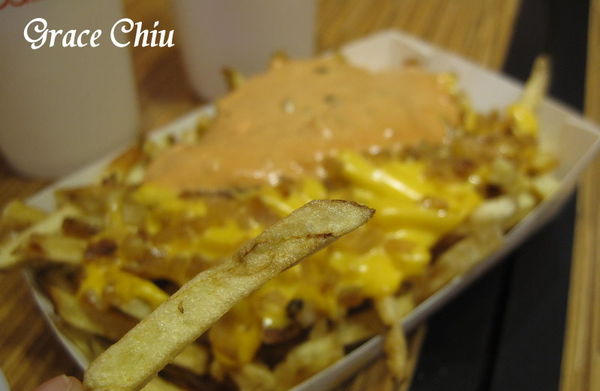 CaliBurger Caliburger 捷運西門站 西門町漢堡 梁靜茹 CaliBurger Caliburger 捷運西門站 西門町漢堡 梁靜茹