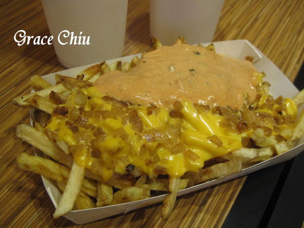 薯條 CaliBurger Caliburger 捷運西門站 西門町漢堡 梁靜茹 薯條 CaliBurger Caliburger 捷運西門站 西門町漢堡 梁靜茹