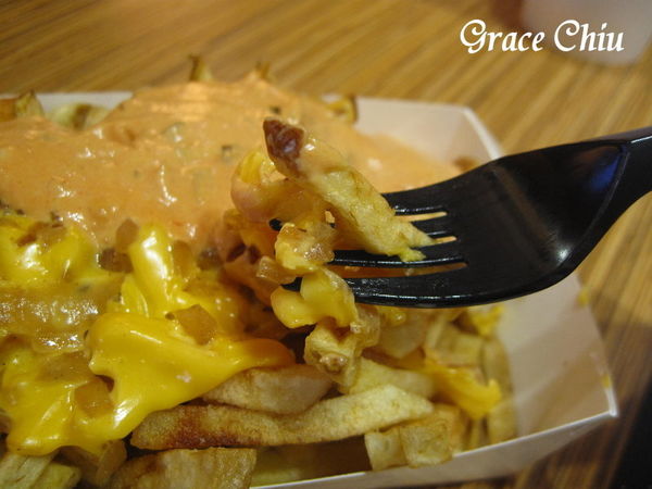 CaliBurger Caliburger 捷運西門站 西門町漢堡 梁靜茹 CaliBurger Caliburger 捷運西門站 西門町漢堡 梁靜茹