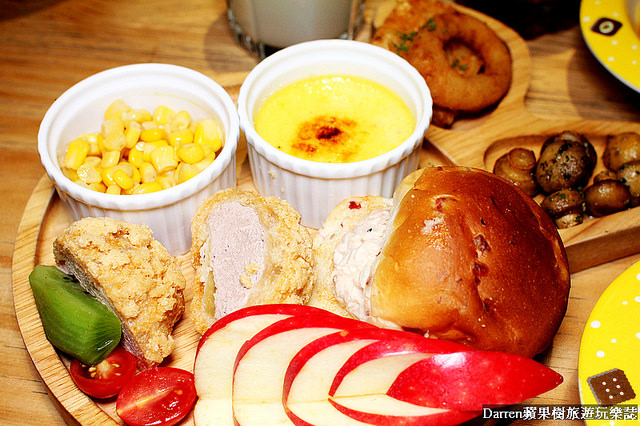 『桃園親子餐廳推薦』夢工場親子主題餐廳★室內大型球池溜滑梯遊戲區親子DIY玩瘋了套餐下午茶也很有水準/桃園中正藝文特區商圈美食(文末有活動送免費兒童餐)