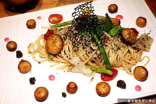 『桃園親子餐廳推薦』夢工場親子主題餐廳★室內大型球池溜滑梯遊戲區親子DIY玩瘋了套餐下午茶也很有水準/桃園中正藝文特區商圈美食(文末有活動送免費兒童餐)