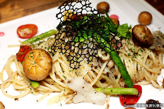 『桃園親子餐廳推薦』夢工場親子主題餐廳★室內大型球池溜滑梯遊戲區親子DIY玩瘋了套餐下午茶也很有水準/桃園中正藝文特區商圈美食(文末有活動送免費兒童餐)