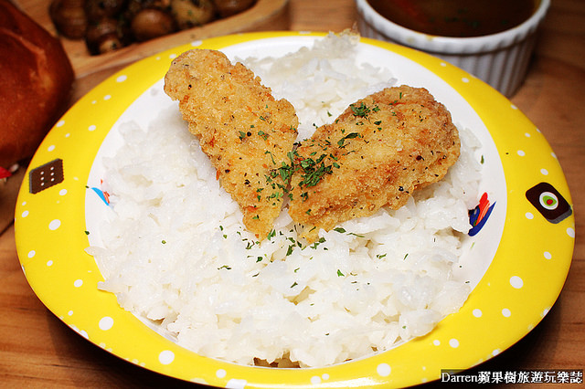 『桃園親子餐廳推薦』夢工場親子主題餐廳★室內大型球池溜滑梯遊戲區親子DIY玩瘋了套餐下午茶也很有水準/桃園中正藝文特區商圈美食(文末有活動送免費兒童餐)