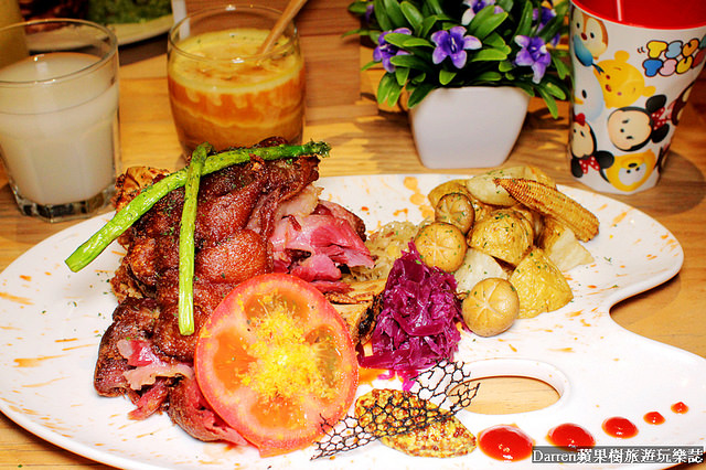 『桃園親子餐廳推薦』夢工場親子主題餐廳★室內大型球池溜滑梯遊戲區親子DIY玩瘋了套餐下午茶也很有水準/桃園中正藝文特區商圈美食(文末有活動送免費兒童餐)