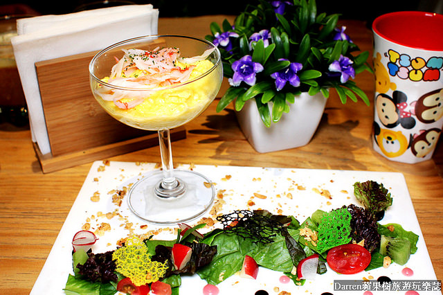 『桃園親子餐廳推薦』夢工場親子主題餐廳★室內大型球池溜滑梯遊戲區親子DIY玩瘋了套餐下午茶也很有水準/桃園中正藝文特區商圈美食(文末有活動送免費兒童餐)