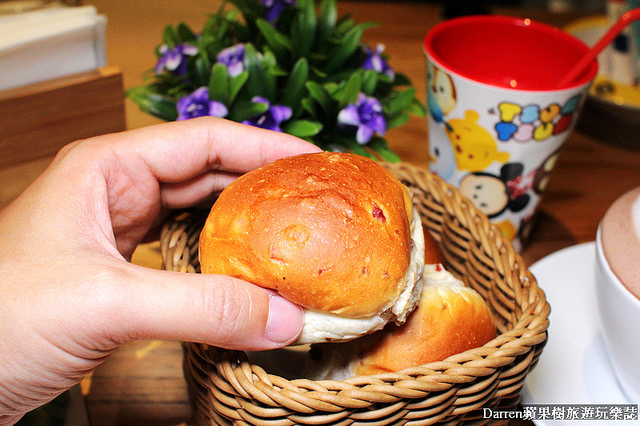 『桃園親子餐廳推薦』夢工場親子主題餐廳★室內大型球池溜滑梯遊戲區親子DIY玩瘋了套餐下午茶也很有水準/桃園中正藝文特區商圈美食(文末有活動送免費兒童餐)