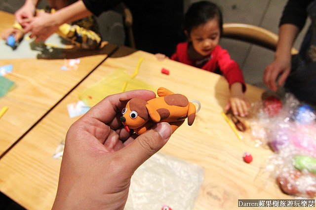 『桃園親子餐廳推薦』夢工場親子主題餐廳★室內大型球池溜滑梯遊戲區親子DIY玩瘋了套餐下午茶也很有水準/桃園中正藝文特區商圈美食(文末有活動送免費兒童餐)