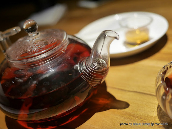 NINI 尼尼義大利餐廳(公益店)：【食記】NINI 尼尼義大利餐廳旗艦店-台中NINI公益店@南屯 : 幽靜, 時尚, 美味…適合好友共享