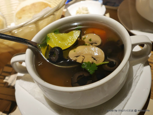 NINI 尼尼義大利餐廳(公益店)：【食記】NINI 尼尼義大利餐廳旗艦店-台中NINI公益店@南屯 : 幽靜, 時尚, 美味…適合好友共享