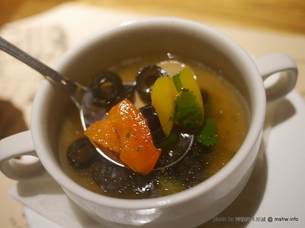 NINI 尼尼義大利餐廳(公益店)：【食記】NINI 尼尼義大利餐廳旗艦店-台中NINI公益店@南屯 : 幽靜, 時尚, 美味…適合好友共享